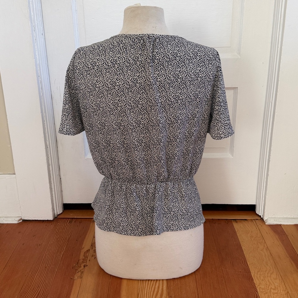 Sienna‎ Sky Tie Front Peplum Top Small - Picture 3 of 5